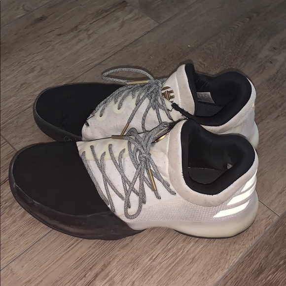 Harden Vol. 1 - Picture 3 of 6